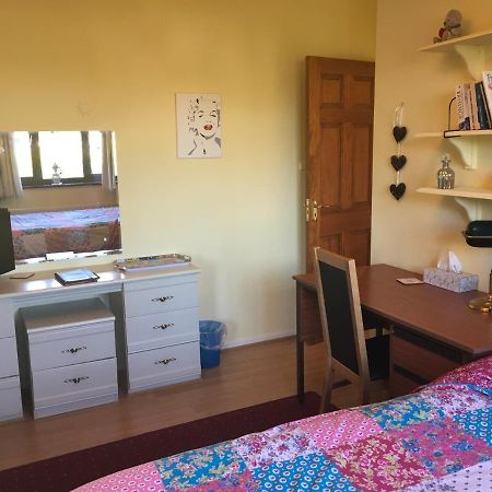 The Cedars House B&B Нанитон Екстериор снимка