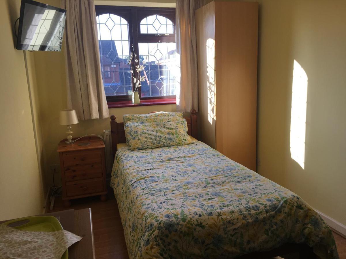 The Cedars House B&B Нанитон Екстериор снимка
