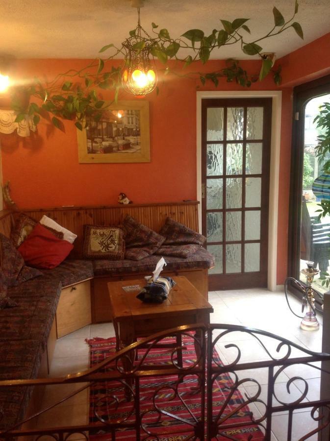 The Cedars House B&B Нанитон Екстериор снимка
