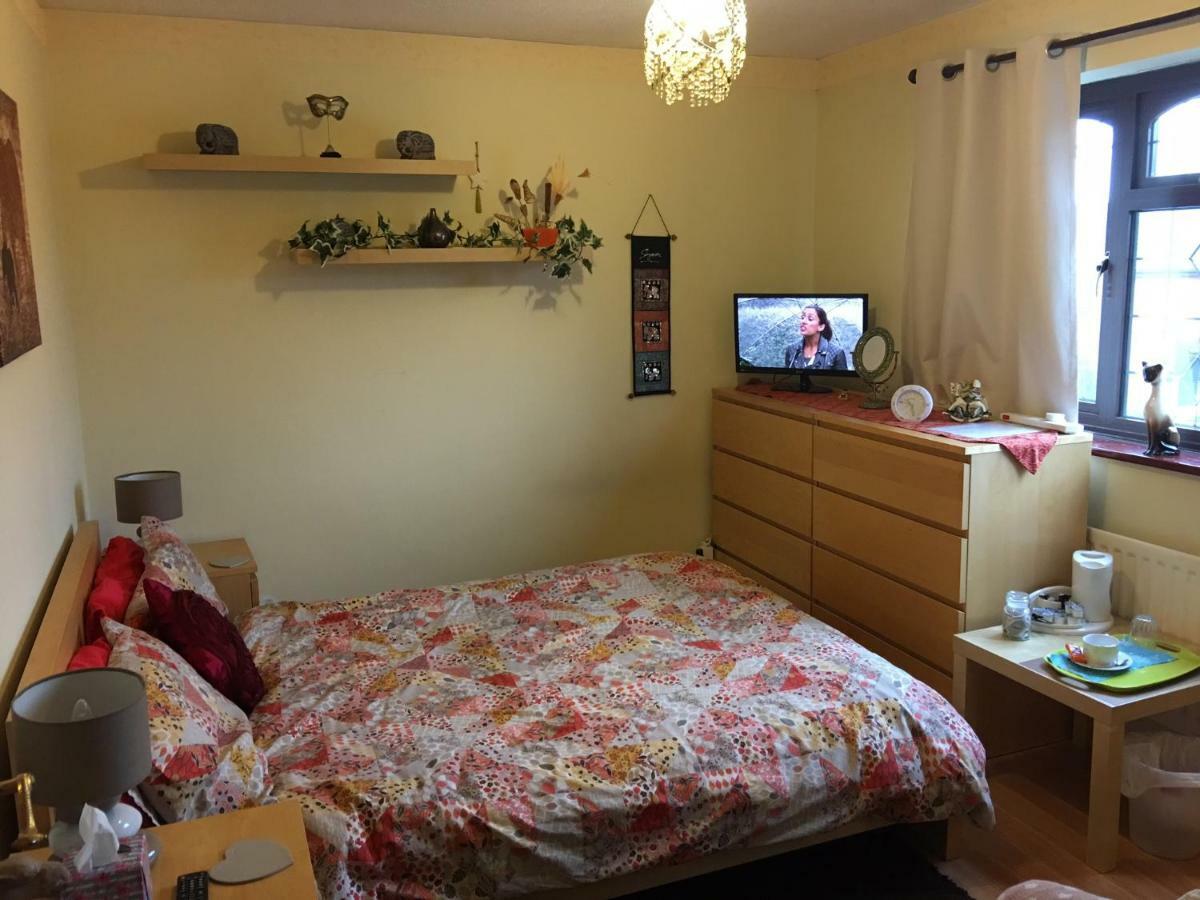 The Cedars House B&B Нанитон Екстериор снимка